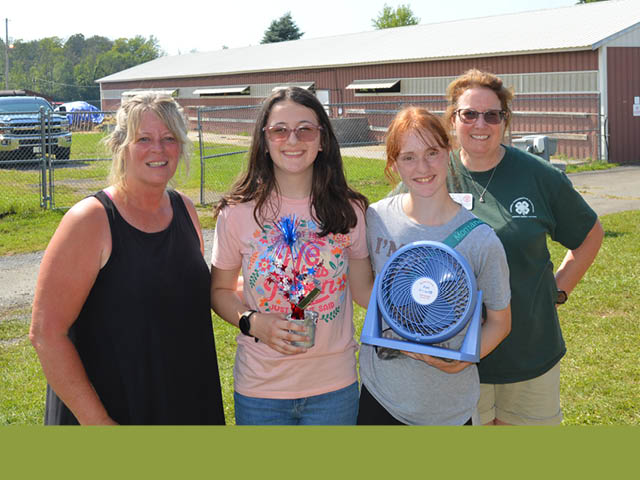 Inaugural Bucket of Junk Contest a Hit at Oswego County Fair