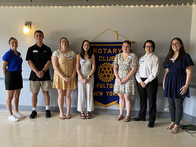 Rotary President Tania Samson with scholarship recipients; J. Mitchell Shurtsleff, Lilianna Thompson, Emma Perkins, Alissa Murdoch, Alejandro Rodriguez and Audrey White. 