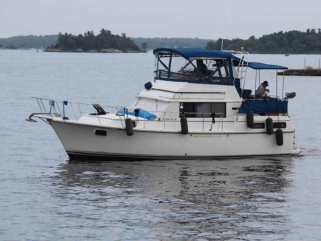 Photo of a small boat on the St. Lawrence River