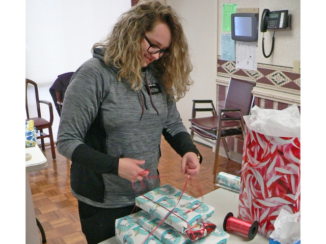 Santa’s Helpers Busy at St. Luke For 2016 Holiday Season
