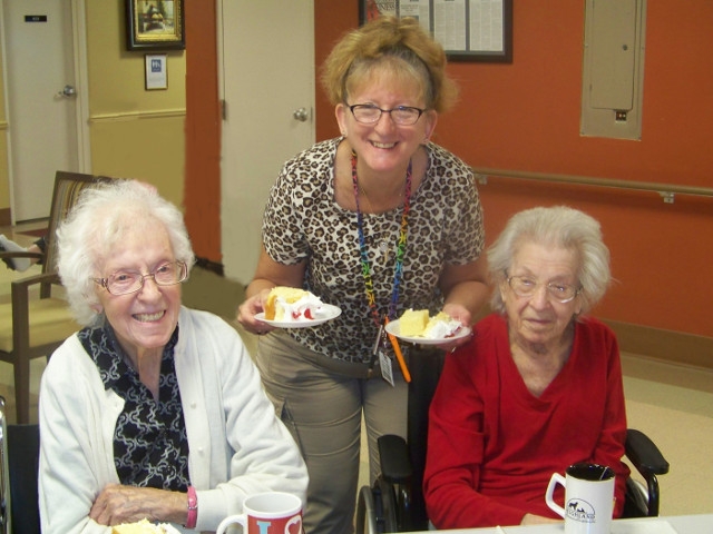 Morningstar Residents Celebrate National Banana Split Day