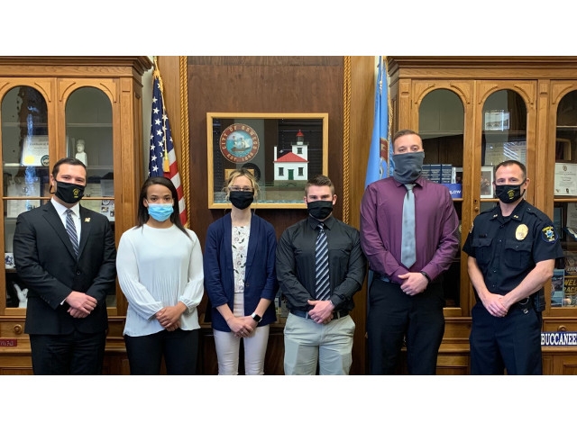 Mayor Barlow Welcomes Four New Recruit Officers to Oswego Police Department