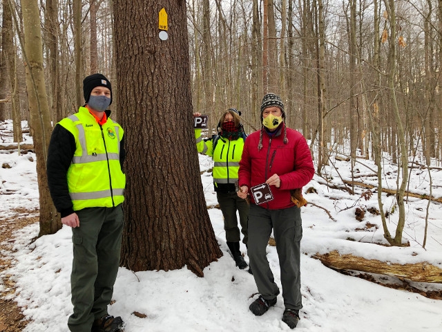 Oswego County Teams Install New Signs on Popular Great Bear Trails