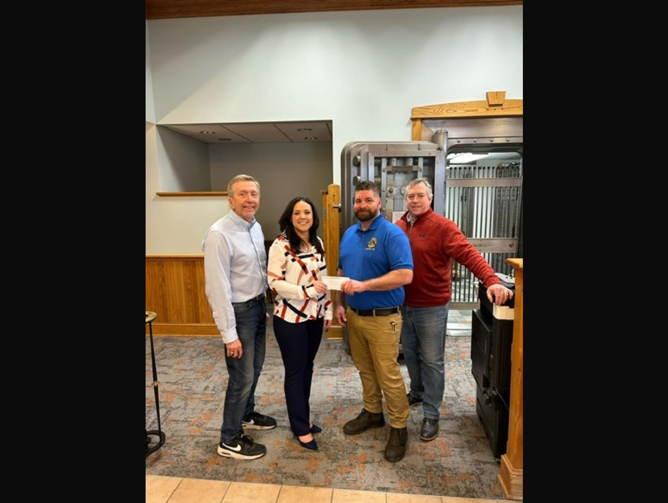 Fulton Savings Bank Supports the Memorial Day Salute
