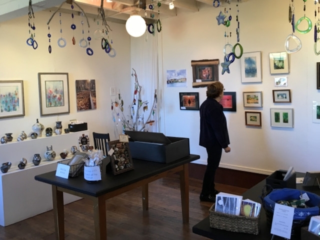 Holiday Arts and Fine Crafts Sale Opens Black Friday