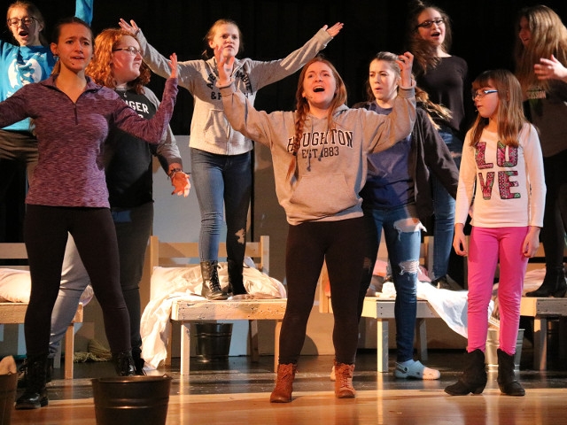 'Annie' Production Brings "A Ton Of Fun And Energy” to JCB Stage