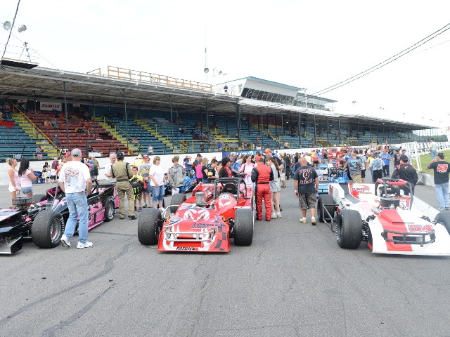 Novelis Supermodified Twin 35’s, Driver Autograph Session Saturday