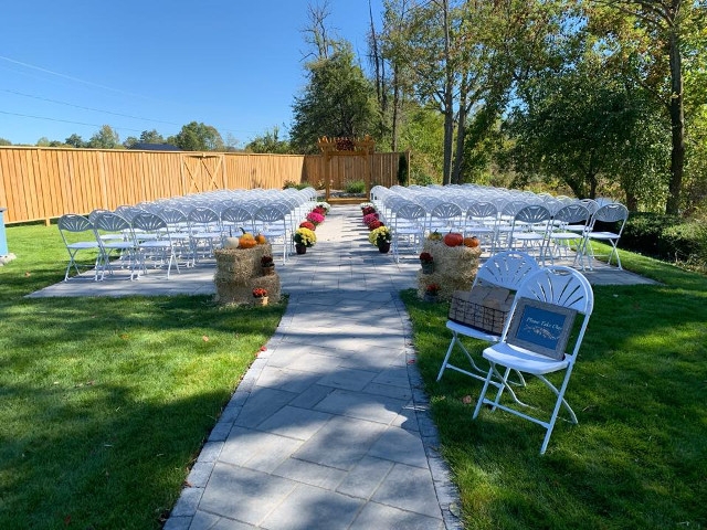 EIS House Becomes EIS House Lodge With New Décor, Exterior Remodel, Menu Updates