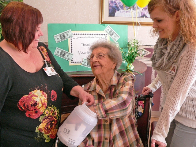 “Early Bird” Winners In St. Luke’s “Bundle Of Bucks” 2015 Picked