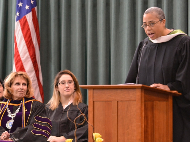 Jennifer Shropshire Addresses Honors Convocation