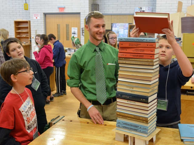 Mentor-Scholar Program Welcomes Local Students to Campus