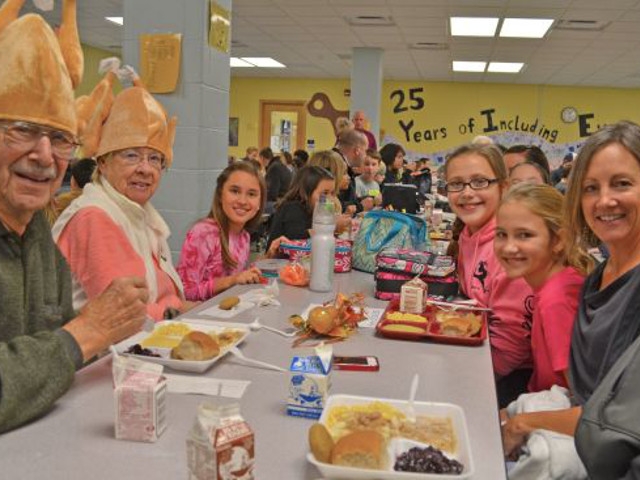 Minetto Elementary Celebrates An Early Thanksgiving
