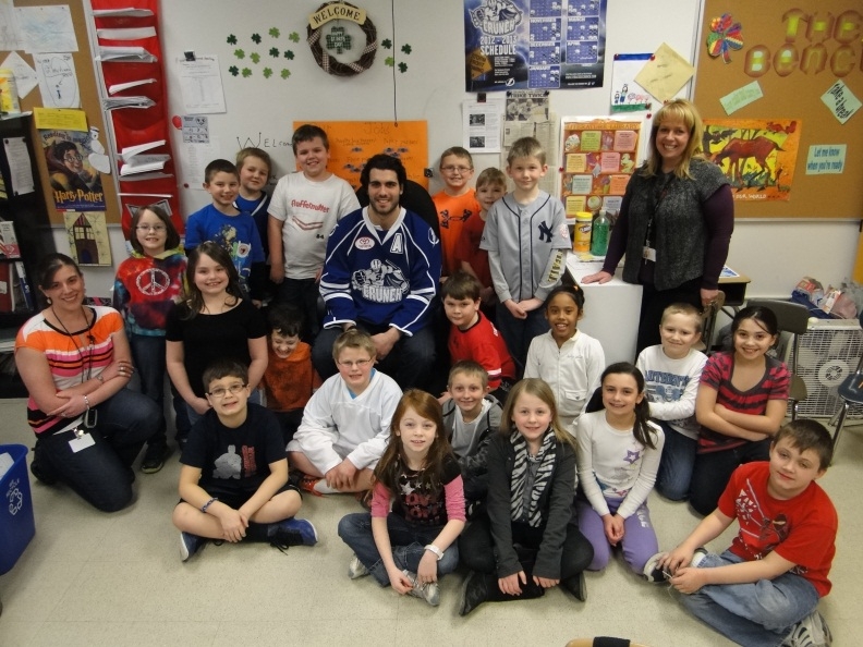 Syracuse all-star hockey player pays a KPS visit