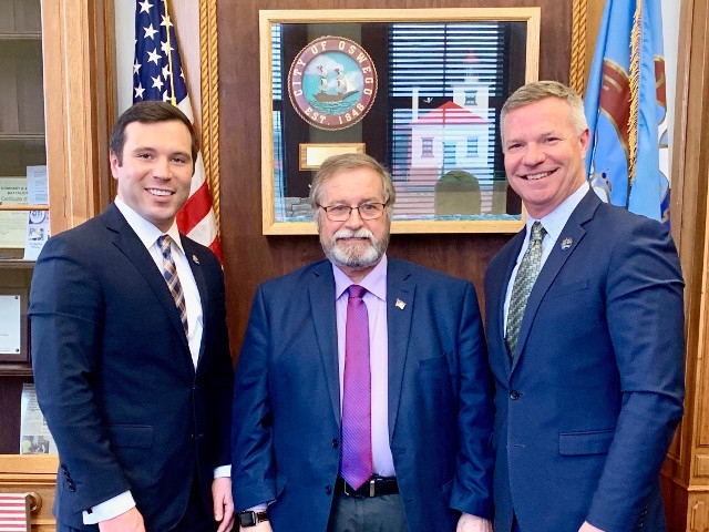 Mayor Barlow Appoints Edward J. Izyk As Assistant City Attorney