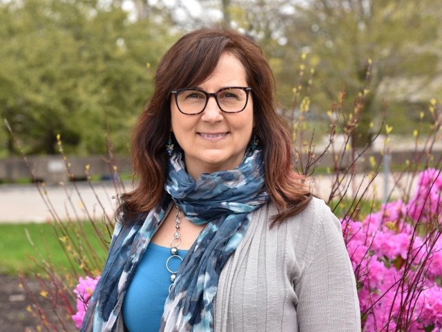 'Above And Beyond' Efforts of SUNY Oswego Staff Member Earn Chancellor's Award