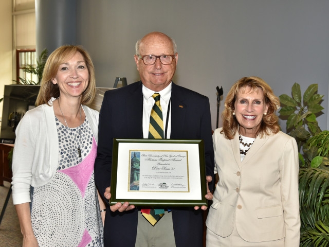 Dan Scaia Receives Alumni Impact Award During SUNY Oswego Reunion