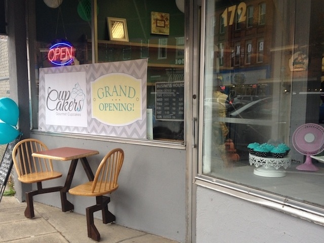 CupCakers Attracts Crowds At Grand Opening