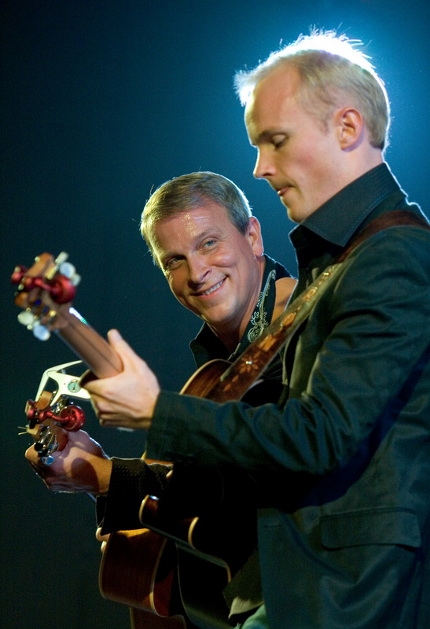 Newman Center welcomes international guitar duo for concert
