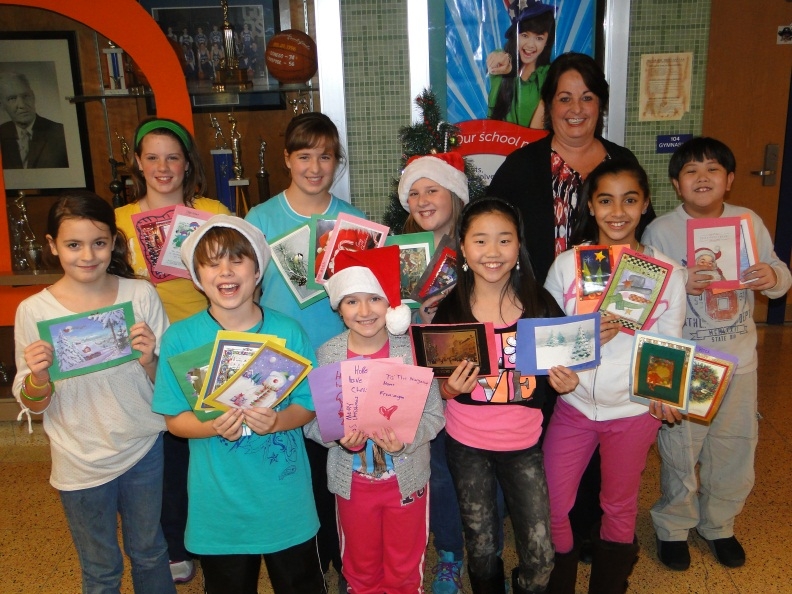 FLS student council sponsors cards for nursing home residents