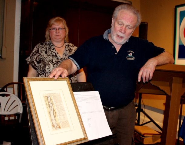 Local artist donates to marine museum