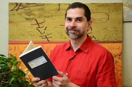 Professor`s book takes critical look at social, other digital networks