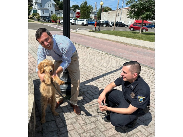 Mayor Barlow Announces New Dog Therapy Program for Oswego Police