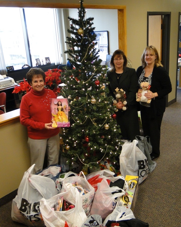 Holiday contributions assists Fitzhugh Park