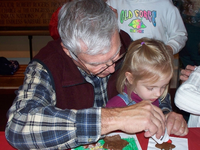Kids, Come Help Decorate the Maritime Museum’s Holiday Themed Tree
