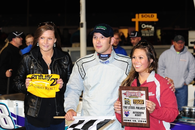 Michael Barnes Dominates Novelis Supermodified Main Event