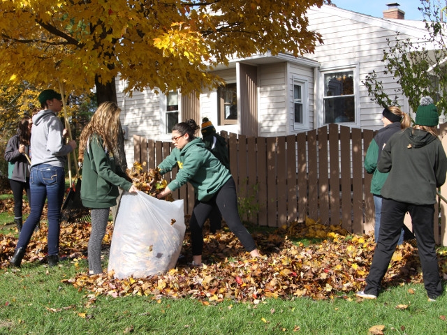 Laker Student-Athletes to Rake Leaves for Senior Citizens Nov. 3
