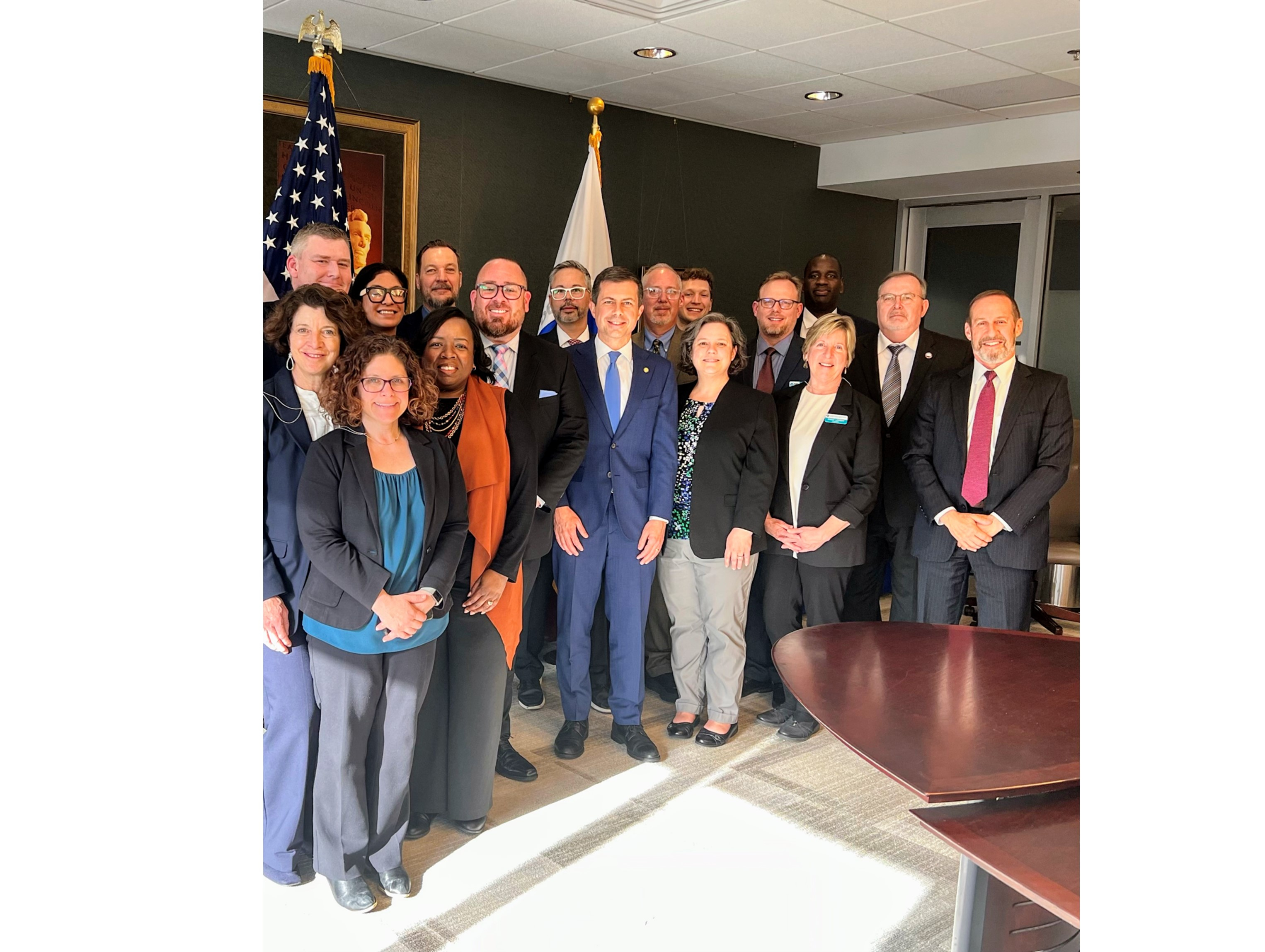 Scribner Attends American Great Lakes Day in DC, Meets with U.S. Transportation Secretary Buttigieg