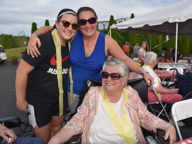 The Manor at Seneca Hill Holds Annual Resident Family Picnic