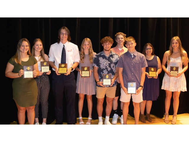 Hannibal High School Students Earn Scholarships