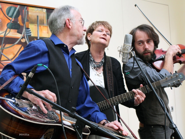 Red Hot Bluegrass of Amy Gallatin &amp; Stillwaters at Music Hall Oct 5th