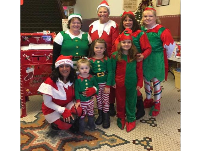 Oswego Prepares for 30th Annual Tree Lighting Event Nov 25