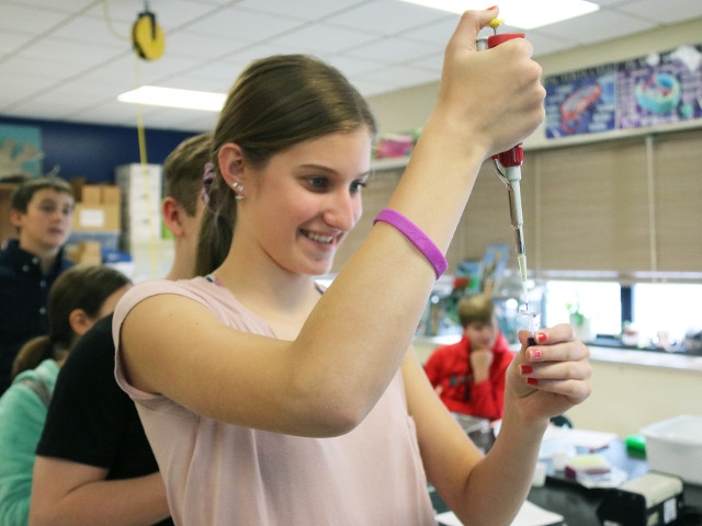 OMS Students Analyze DNA in Paternity Lab