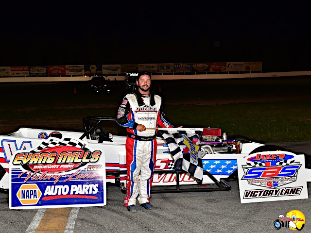 Mike Bruce Weathers Storm to Claim SBSCS Opener at Evans Mills Raceway Park