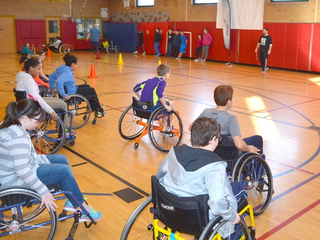 Move Along, Inc. Visits Kingsford Park Elementary School