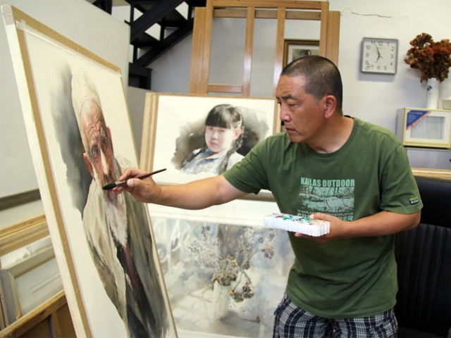 Insights Follow Near-Fatal Crash, Informing Artwork in Chinese Watercolorist's Exhibition