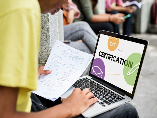 SUNY Oswego Finance Class Unanimously Earns Certification