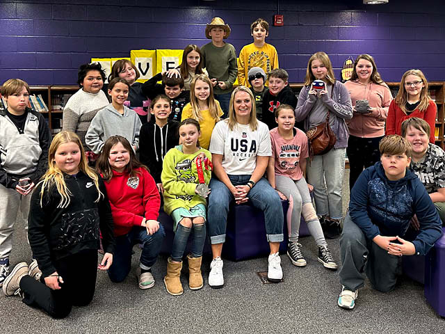 Hannibal Students Learn from US Women’s Hockey Director