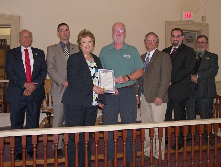 John DeHollander receives commendation