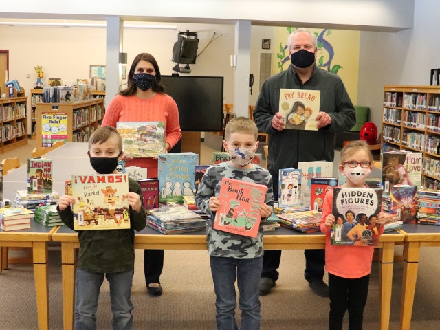 Sandy Creek CSD Library Accepts Donation Used For New Books