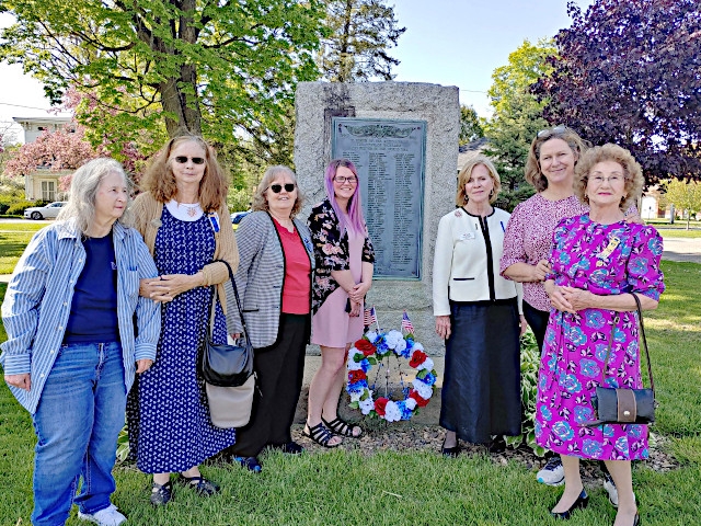 Ontario Chapter DAR Members Place Wreaths at Pulaski Veterans’ Monuments