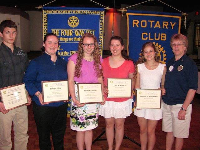Oswego Rotary Club Honors Scholarship Recipients 