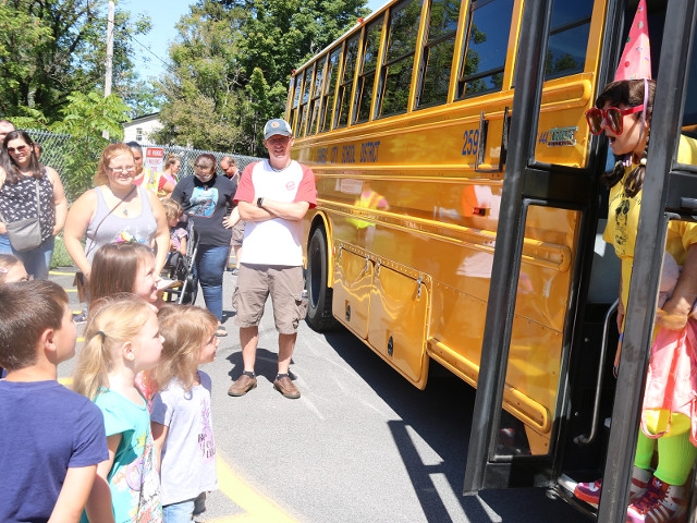 OCSD’s UPK and Kindergarten Students Learn Bus Safety