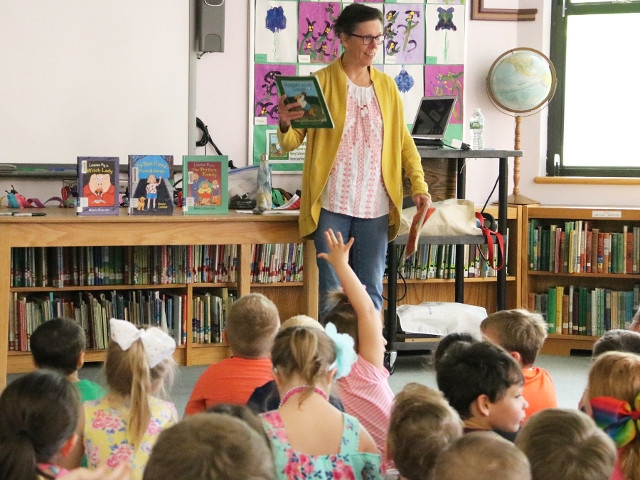Author Nancy Carlson Visits Fairgrieve Elementary School Students