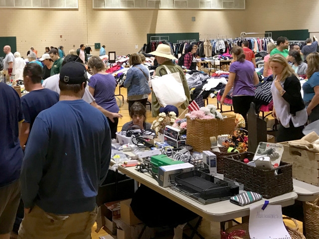 College's 2019 Leave Green Sale Offers Bargains, Reduces Waste