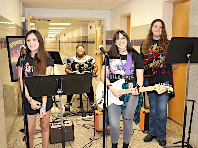 Hannibal Students Exhibit Their Work During 'DMK on Display'