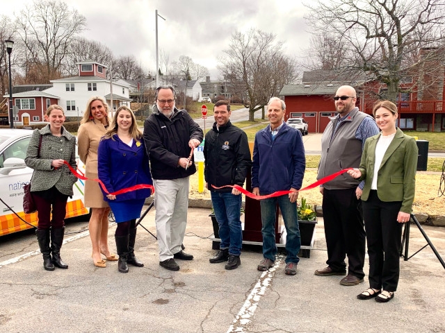 Mayor Barlow Announces Installation And Opening of Free Electric Car Charging Stations